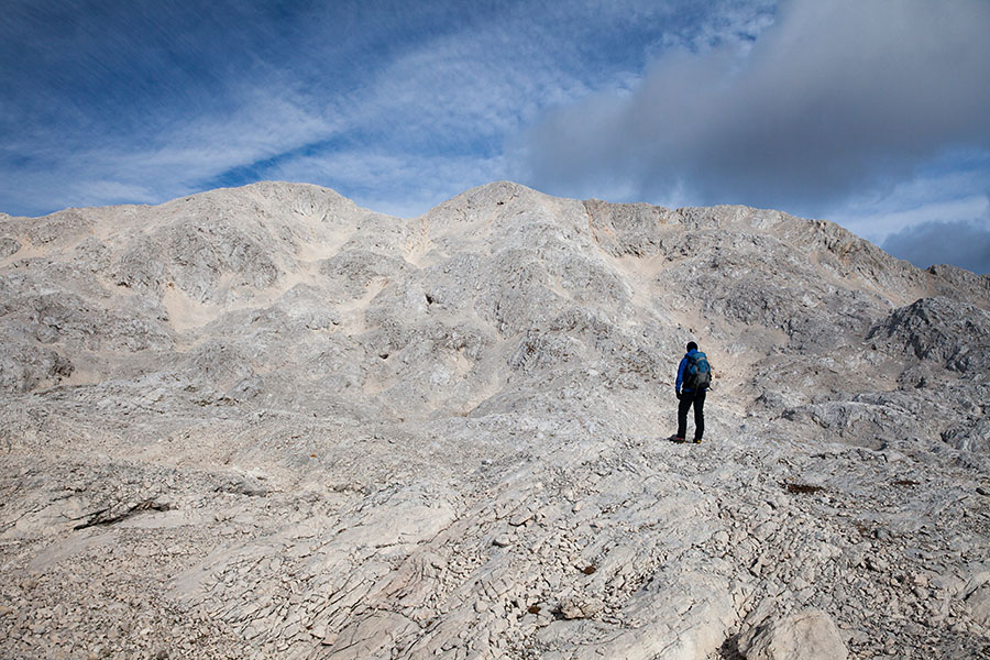 Kanjavec
Teren Kanjavca nad Hribaricami je bolj podoben terenu lune.
Ključne besede: čez hribarice kanjavec
