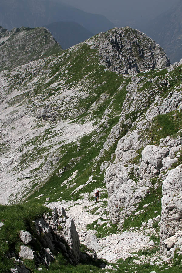 Na Plaski Vogel
Eden od pristopov na Plaski Vogel. Zadaj je Travnik.
Ključne besede: plaski vogel travnik