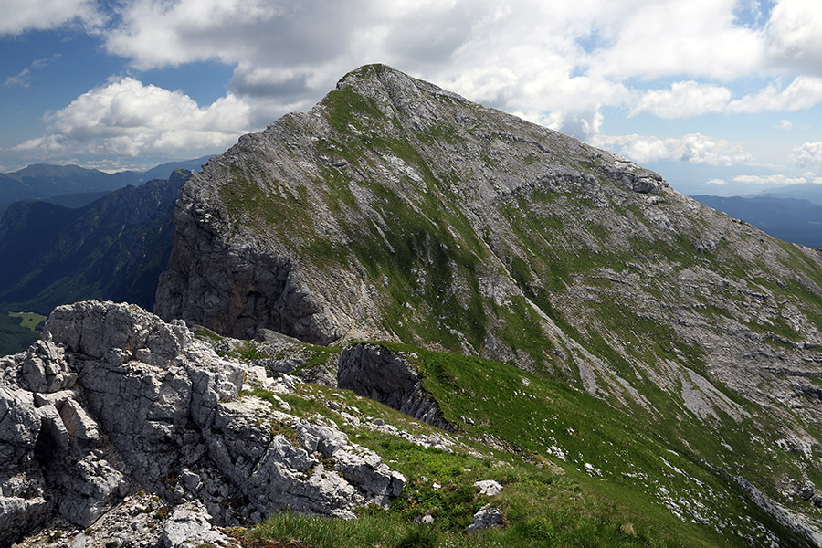 Veliki Draški vrh
Izpod vzhodne stene Tosca.
Ključne besede: veliki draški vrh tosc