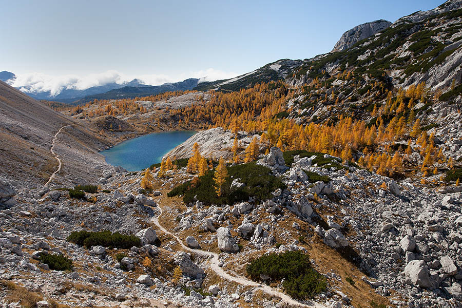 Jezero Ledvička
Jezero Ledvička v jesenskih barvah.
Ključne besede: dolina triglavskih jezer 7j jezero ledvička
