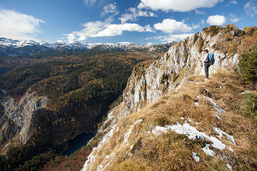 Pred Rigljem
Pravi naravni "balkon" s čudovitimi razgledi na Črno jezero.
Ključne besede: stadorski orliči rigelj črno jezero