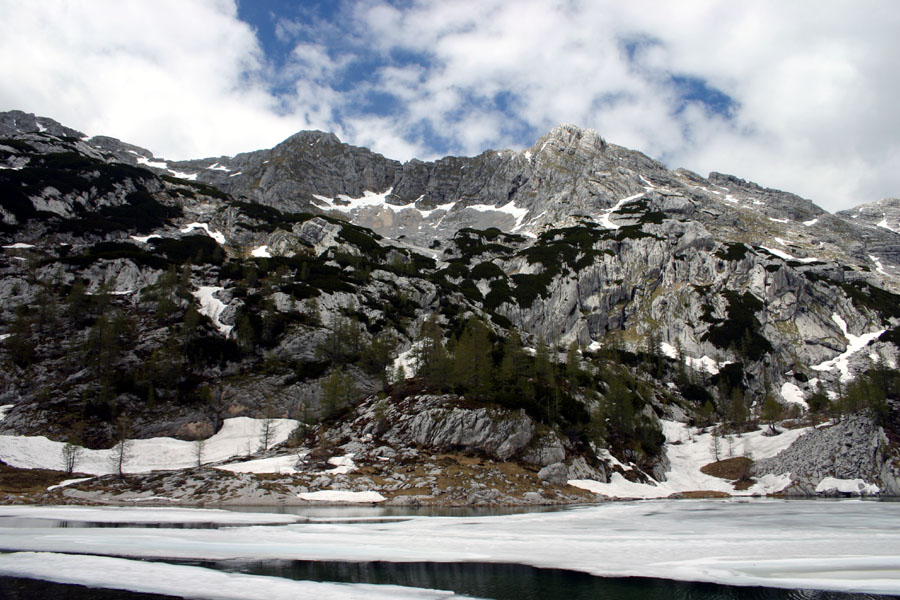 Lepo Špičje
Dva vrhova grebena Lepega Špičja. Posnetek z jezera Ledvička.
Ključne besede: sedmera jezera ledvička lepo špičje