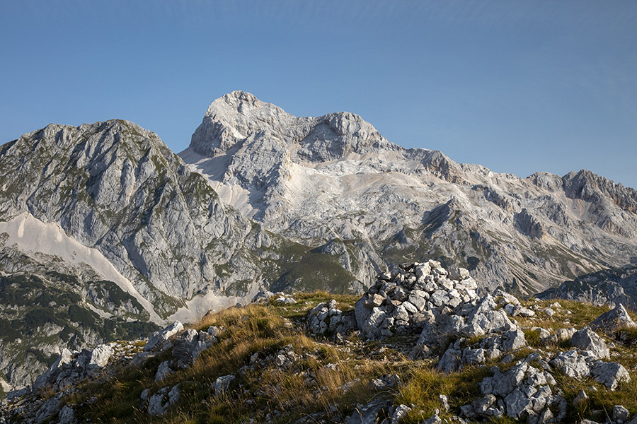 Vrh Jezerskega Stoga
Vrh Jezerskega Stoga z možicem.
Ključne besede: jezerski stog