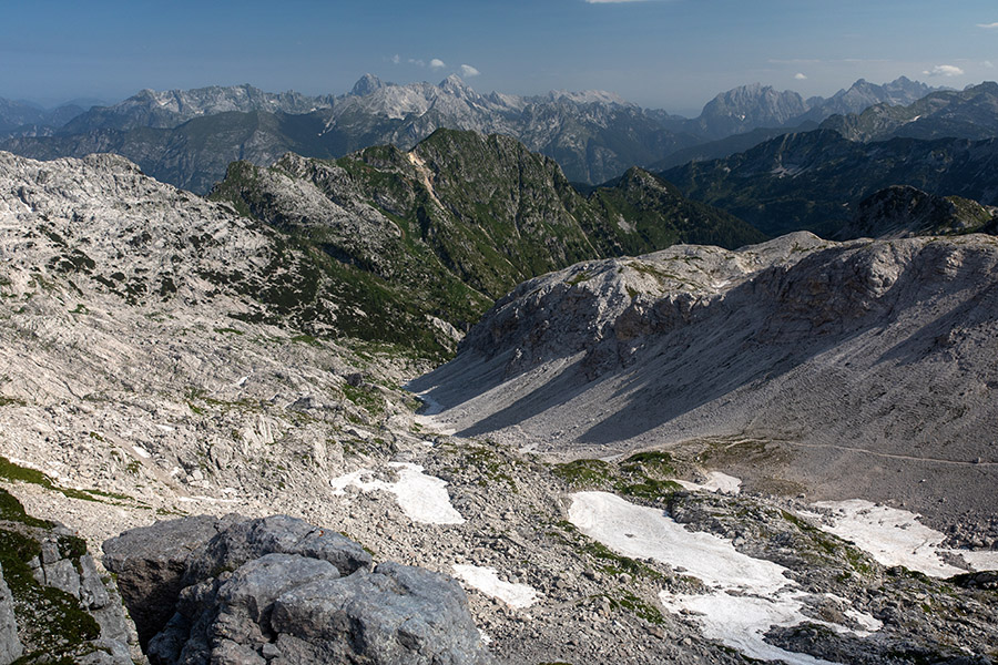 Lemež
Lemež, spodaj pa prostop na Batogniško sedlo iz smeri Krnskega jezera.
Ključne besede: batrognica lemež