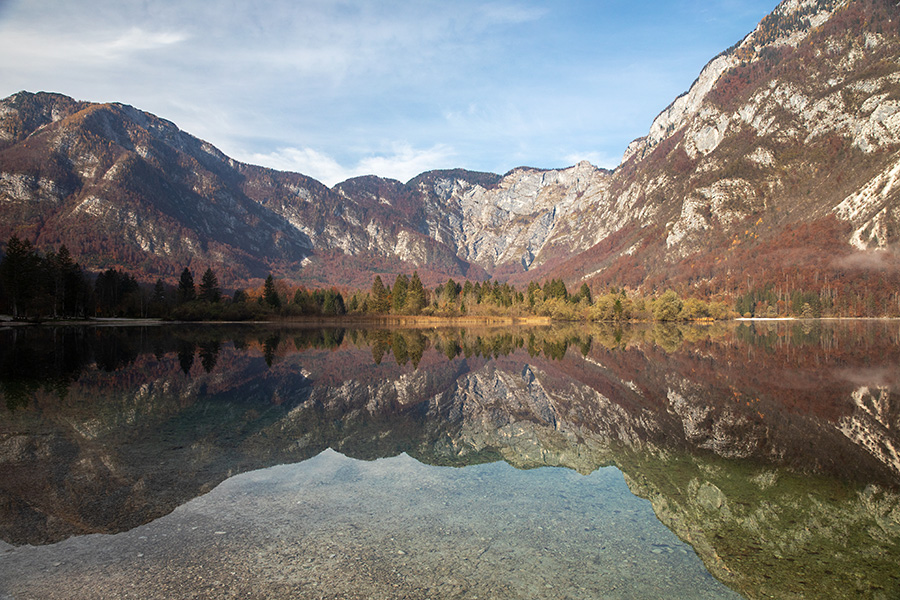 V Ukanu
Ukanc in zadaj Komarča.
Ključne besede: bohinj bohinjsko jezero ukanc komarča