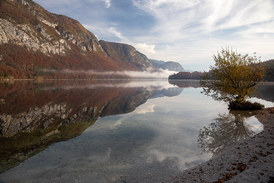 Bohinjsko jezero
Bohinjsko jezero.
Ključne besede: bohinj bohinjsko jezero ukanc