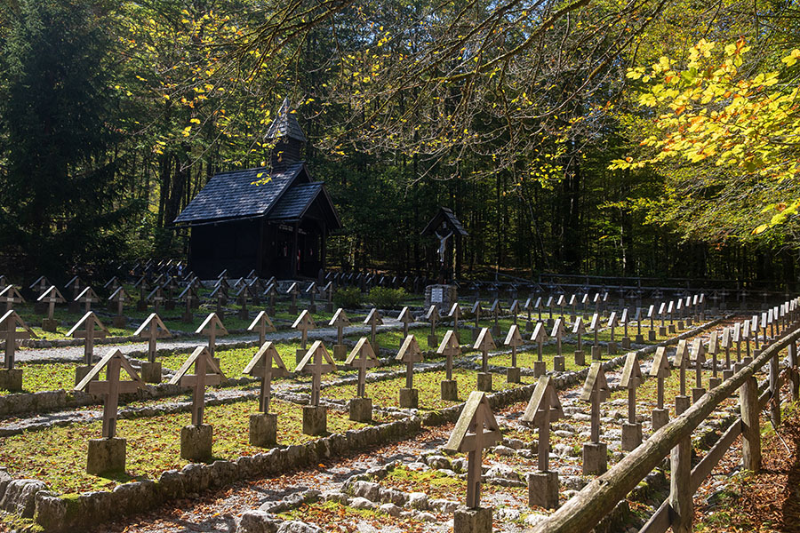 Vojaško pokopališče
Vojaško pokopališče I svetovne vojne v Ukancu.
Ključne besede: vojaško pokopališče ukanc bohinj