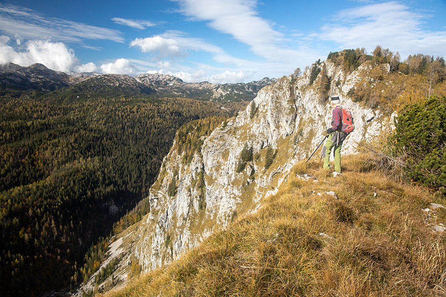 Pred Rigljem
Pred Rigljem. Tu je res treba paziti, saj je pod robom dolgo časa samo še zrak.
Ključne besede: rigelj