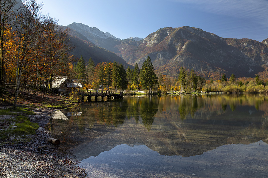 Čolnarna
Čolnarna ob Bohinjskem jezeru.
Ključne besede: bohinjsko jezero čolnarna ukanc
