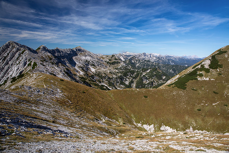 S sedla pod Velikim Raskovcem
Sedlo med Velikim in Malim Raskovcem.
Ključne besede: veliki mali raskovec