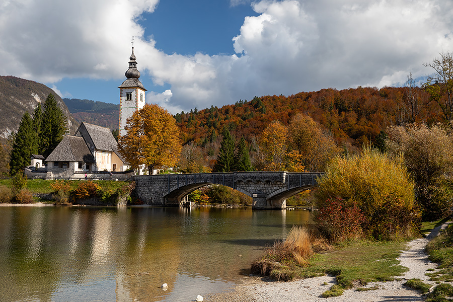 Bohinjsko jezero
Bohinjsko jezero.
Ključne besede: bohinjsko jezero