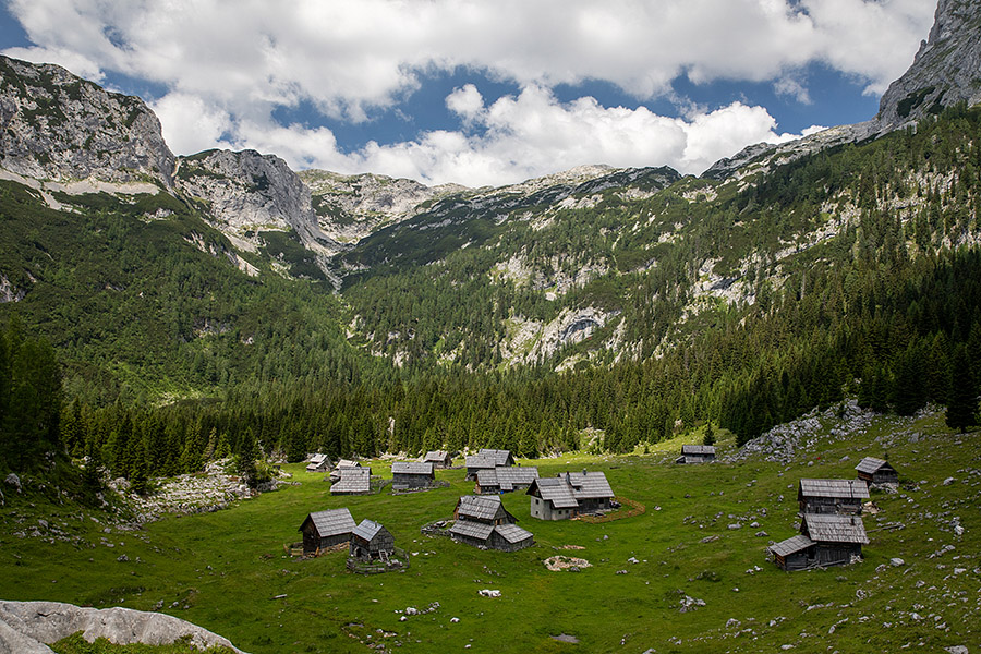 Planina v Lazu
Planina v Lazu.
Ključne besede: planina v lazu