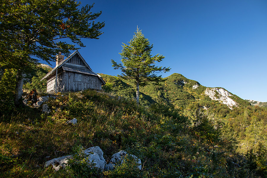 Lovska koča na Glinu
Lovska koča na Glinu.
Ključne besede: glin lovska koča