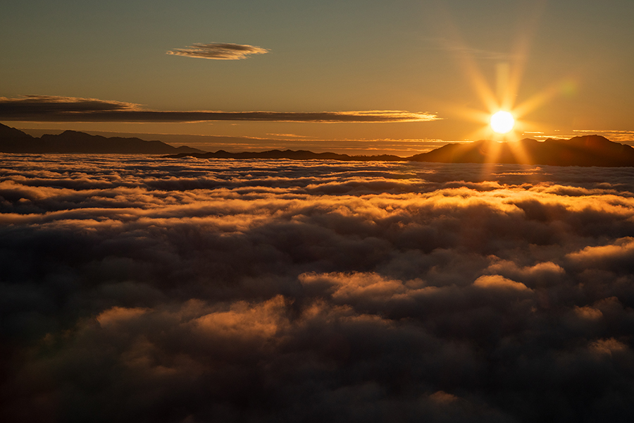 S poti na Pršivec
Sončni vzhod s poti na Pršivec.
Ključne besede: pršivec