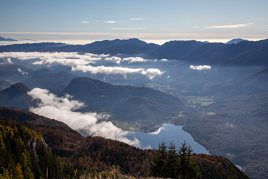 S Pršivca
Razgled na Spodnjo Bohinjsko dolino.
Ključne besede: pršivec spodnja bohinjska dolina rudnica