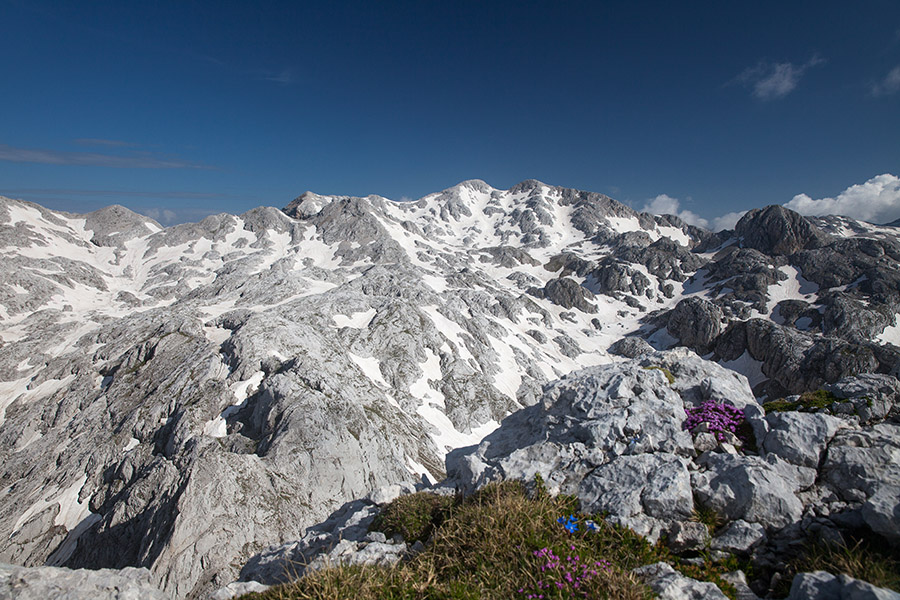 Z Debelega vrha
Pogled proti Kanjavcu.
Ključne besede: debeli vrh kanjavec