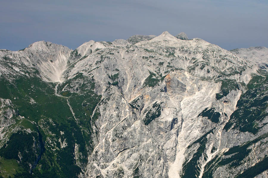 Pogled proti Krnu
S Tolminskega kuka se pokaže Krnsko pogorje. 
Ključne besede: tolminski kuk krn pogorje