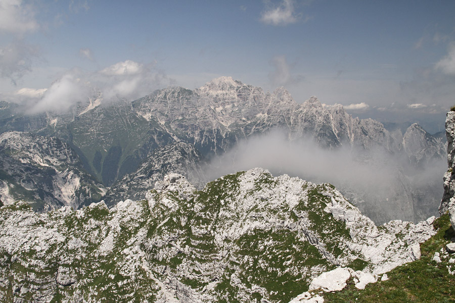 Z Rombona
Pravzaprav je tole še pod Rombonom. Viševa skupina in Špiki.
Ključne besede: rombon viš špiki