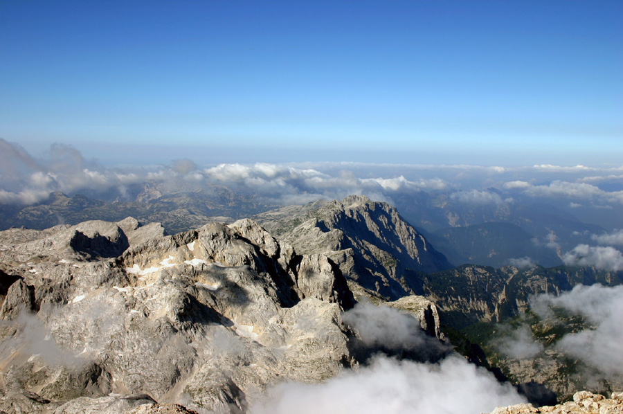 Proti Kanjavcu
Razgledi s Triglava. Kanjavec, Vršaki in Lepo špičje.
Ključne besede: triglav kanjavec vršaki lepo špičje
