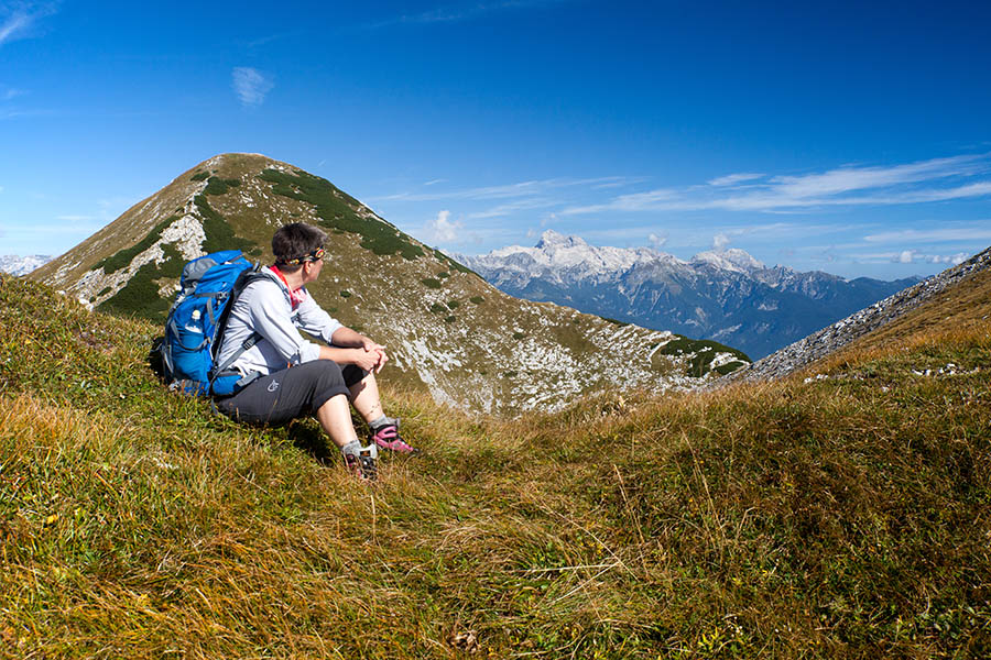 Pod Raskovcem
Pod Velikim Raskovcem, zadaj je Mali Raskovec, povsem zadaj pa Triglav.
Ključne besede: veliki mali raskovec triglav