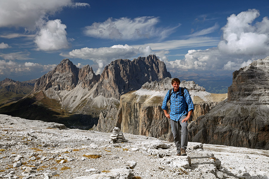 Nad dolino Val Lasties. Pogled proti Punta Grohmann, Sassolungu in za menoj Piz Ciavaces.
Ključne besede: sas de pordoi val lastes punta grohmann sassolungo piz ciavaces