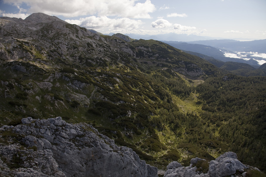 Z Velike Tičarice VII.
Proti Vodenim rupam v dolini Za Kopico.
Ključne besede: velika tičarica vodene rfupe dolina za kopico