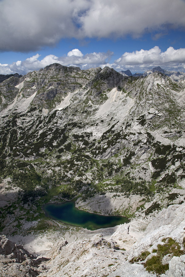 Veliko špičje II.
Veliko špičje in jezero Ledvička z Male Zelnarice.
Ključne besede: mala zelnarica veliko špičje jezero ledvička
