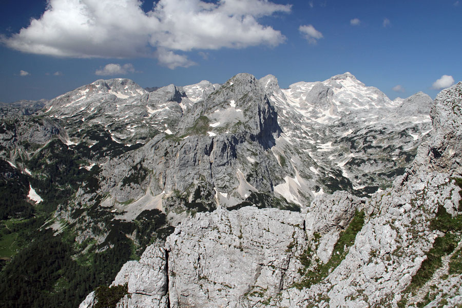 Mišelj vrh
Mišelj vrh s poti na Vernar.
Ključne besede: vernar mišelj vrh