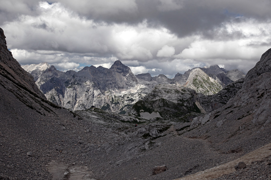 Sedlo Vrata
Na sedlu Vrata na koncu doline Za Kopico.
Ključne besede: dolina za kopico sedlo vrata razor