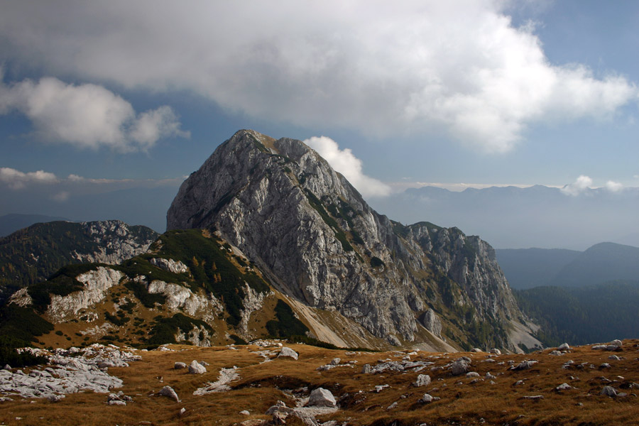 Ogradi
Severni pristop na Ograde. S poti na Debeli vrh.
Ključne besede: ogradi debeli vrh