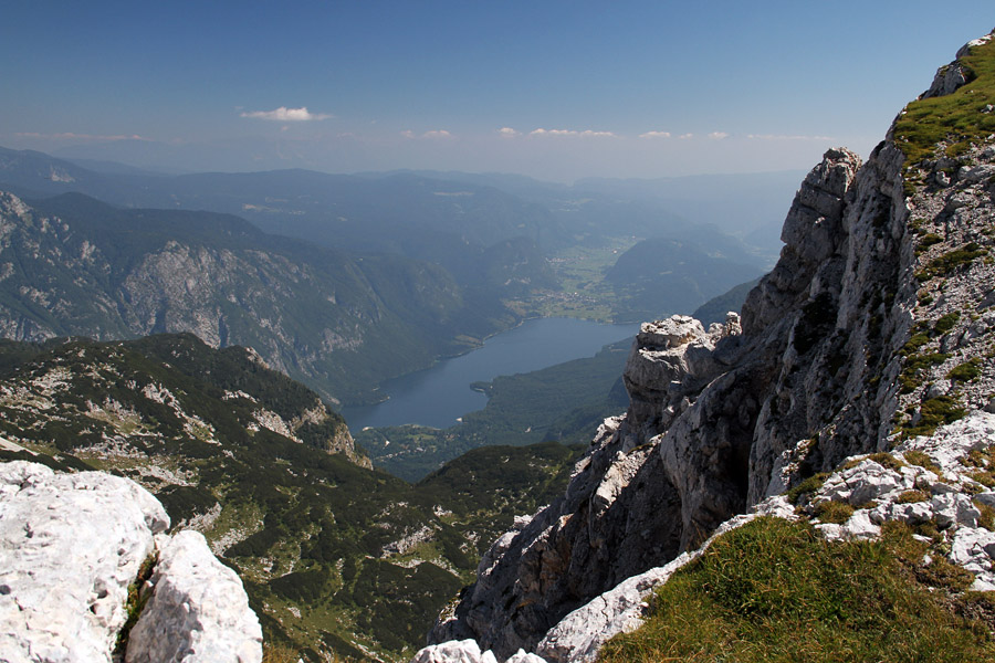 Jezero z Vrha Konte
Z Vrha Konte se vidi skoraj celotno Bohinjsko jezero.
Ključne besede: vrh konte bohinjsko jezero