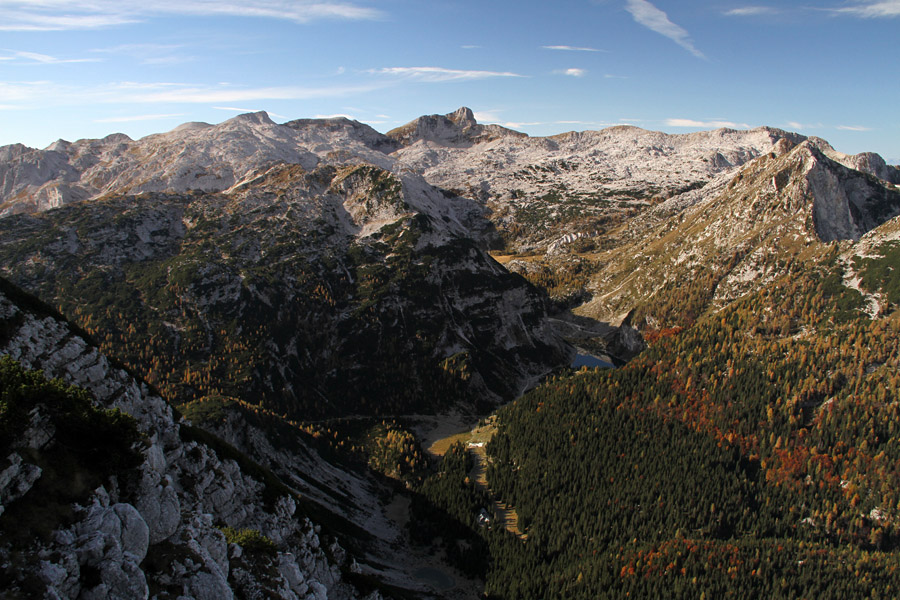 Z Velike babe II.
Pogled na Krnsko pogorje, Krnsko in Dupeljsko jezero
Ključne besede: velika baba krn krnsko dupeljsko jezero