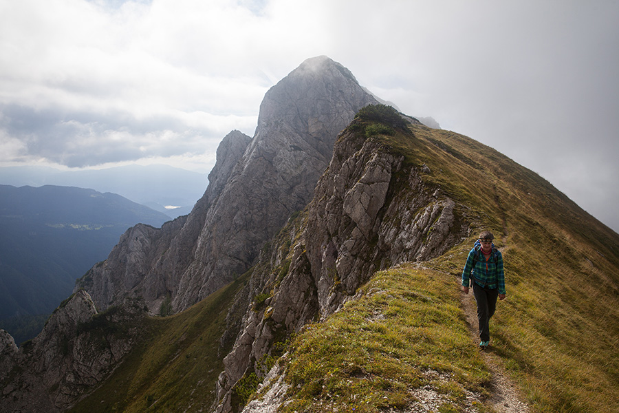 Jezerski Stog
Jezerski Stog. Proti Jezerskemu prevalu.
Ključne besede: jezerski stog preval