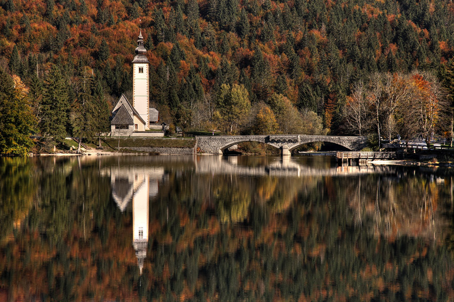 Sv. Janez
Bohinjska klasika jeseni.
Ključne besede: sv. janez cerkev bohinj jezero