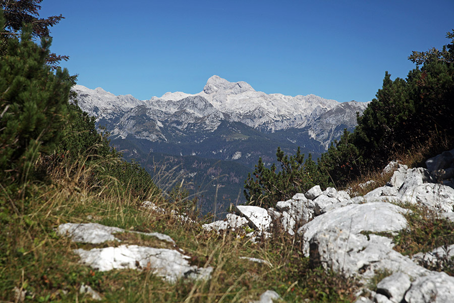 Na Glin
Prehod proti Glinu. Nekje pod Špikom (1799m).
Ključne besede: rodica dole glin špik triglav