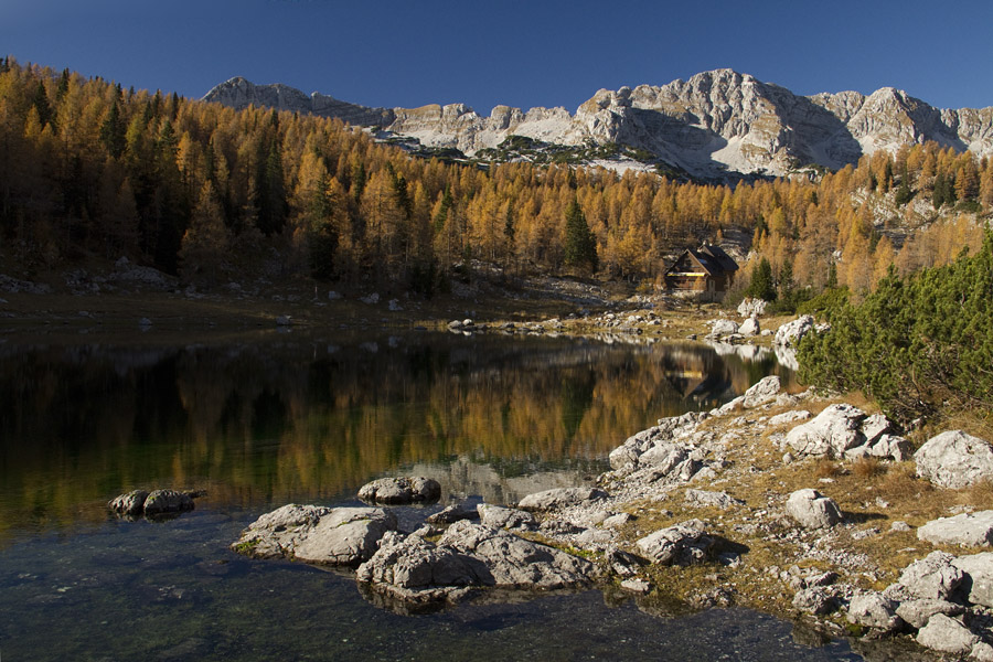 Dvojno jezero I.
Jesen ob Dvojnem jezeru.
Ključne besede: triglavska sedmera jezera dvojno jezero