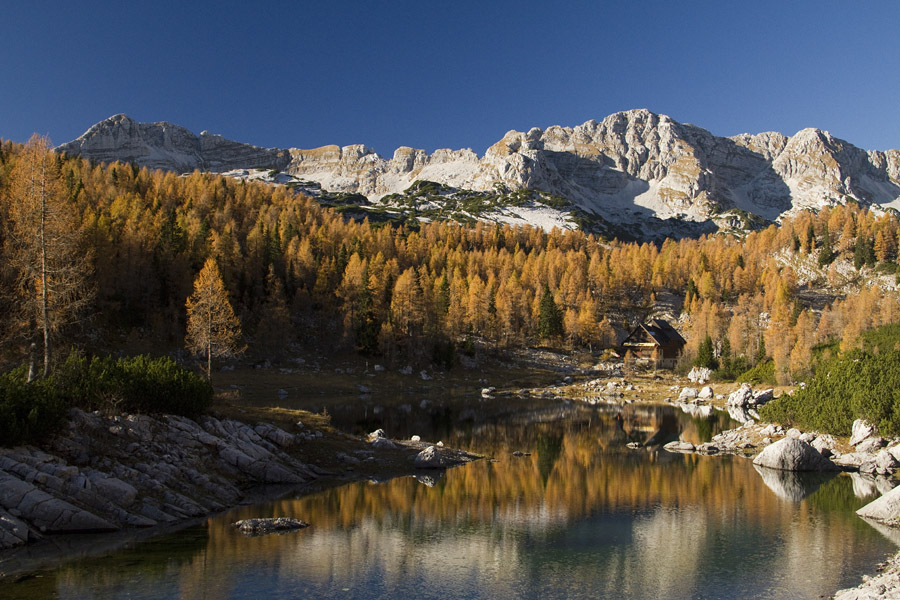 Dvojno jezero III.
Jesen ob Dvojnem jezeru.
Ključne besede: triglavska sedmera jezera dvojno jezero