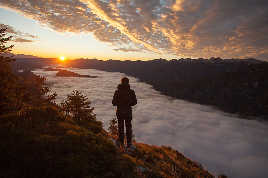 Vzhod
Na Razgledniku pod Pršivcem sva počakala na sončni vzhod.
Ključne besede: pršivec bohinjsko jezero