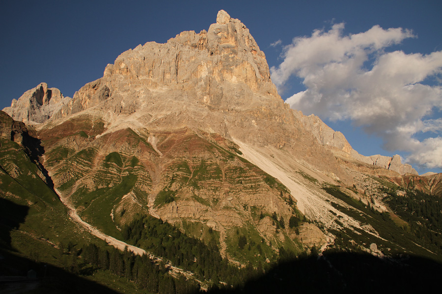 S sedla Passo Rolle II.
"Dolomitski Matterhorn" Cimon della Pala.
Ključne besede: sedlo passo rolle cimon della pala