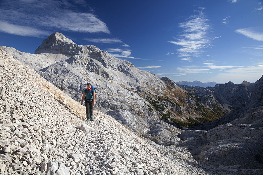 Proti sedlu Čez Hribarice
meliščna pot od Doliča proti sedlu Čez Hribarice. Zadaj seveda Triglav.
Ključne besede: sedlo čez hribarice triglav