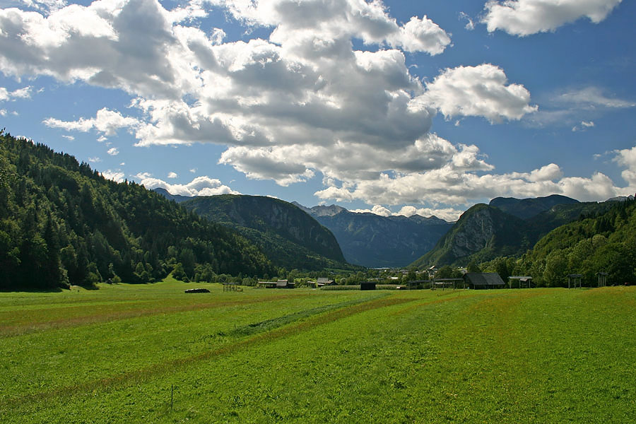 Po Zgornji dolini
Bohinjska Zgornja dolina.
Ključne besede: bohinj zgornja dolina