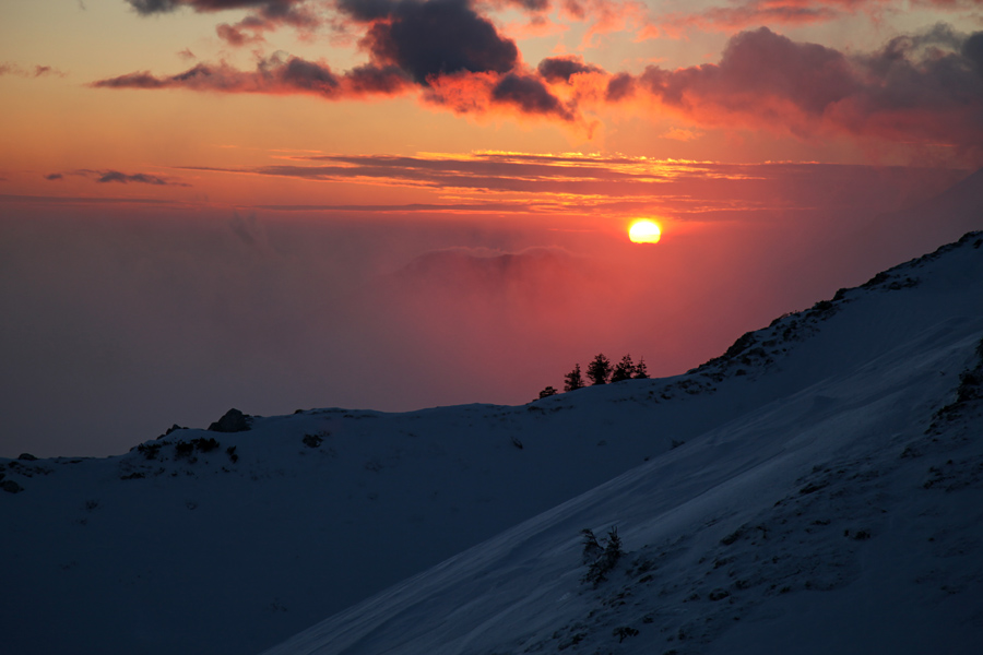 Po vrhovih nad Soriško planino XXXVI.
Zahod nad Baško grapo. Izpred kasarne pod Možicem.
Ključne besede: soriška planina slatnik možic baška grapa
