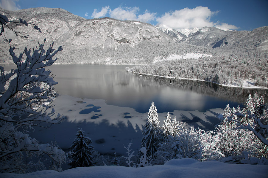 Bohinjsko jezero XII.
Z Razglednika Na Skalci.
Ključne besede: bohinj bohinjsko jezero
