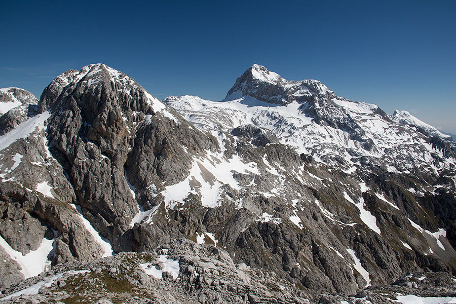 Z Vrha Hribaric
Pogled na Mišeljski Konec in seveda Triglav.
Ključne besede: vrh hribaric mišeljski konec triglav