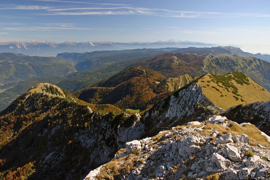 Vzhodni sosedje
Vzhodni sosedje Črne prsti: Črna gora, Rušni vrh, Kobla, Možic, Slatnik in Ratitovec.
Ključne besede: črna prst gora rušni vrh kobla možic slatnik ratitovec