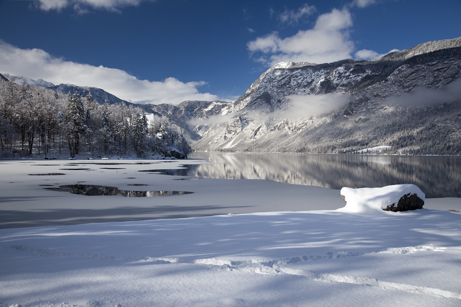 Bohinjsko jezero I.
Pri čolnarni na Ribčevem lazu.
Ključne besede: bohinj bohinjsko jezero