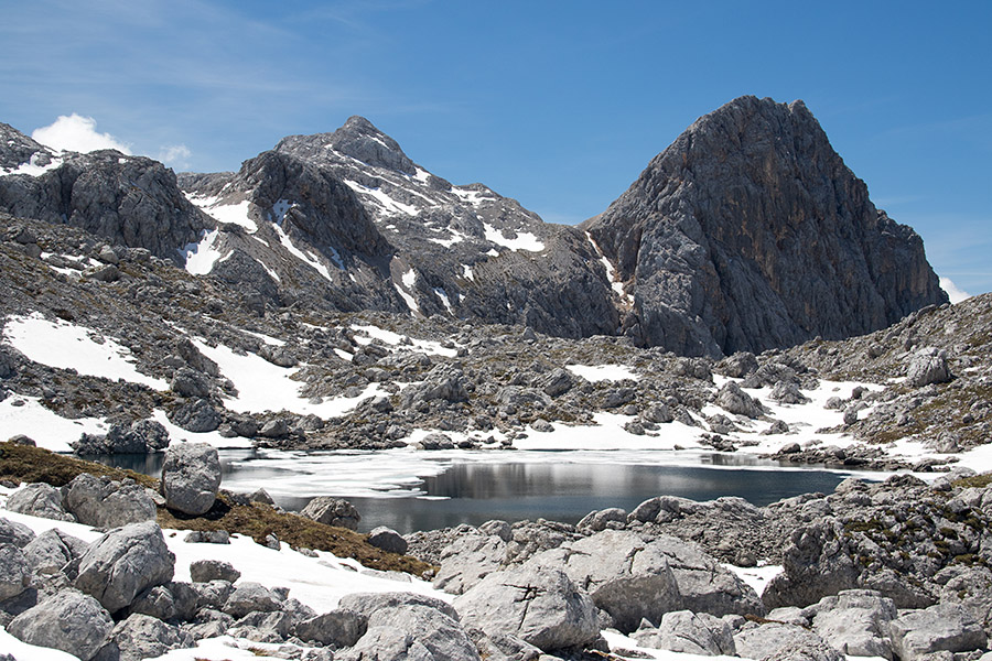 Rjavo jezero in Velika Zelnarica
Rjavo jezero, Zadnji Vogel in Velika Zelnarica.
Ključne besede: dolina triglavskih jezer zeleno jezero zadnji vogel velika zelnarica