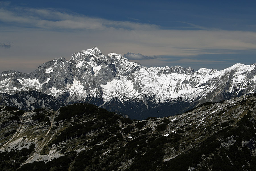 Jalovec
Pa še pogled na Jalovec izpred koče na Prehodavcih.
Ključne besede: prehodavci jalovec
