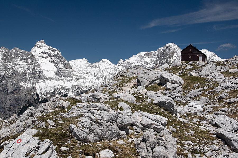 Koča na Prehodavcih
Še en pogled nazaj na kočo na Prehodavcih.
Ključne besede: prehodavci dolina triglavskih jezer