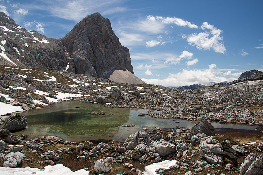 Zeleno jezero
Zeleno jezero z Veliko Zelnarico.
Ključne besede: dolina triglavskih jezer zeleno jezero velika zelnarica